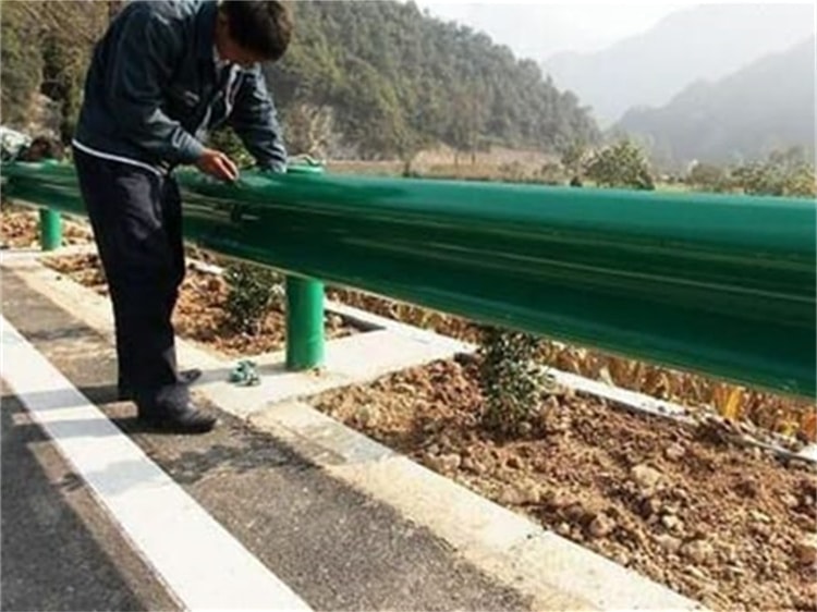 护栏板安装人工费