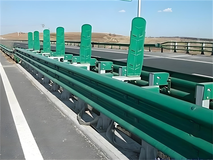 波形护栏板都有什么种类？                  